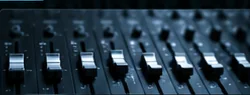Mischpult beim Audio Mixing